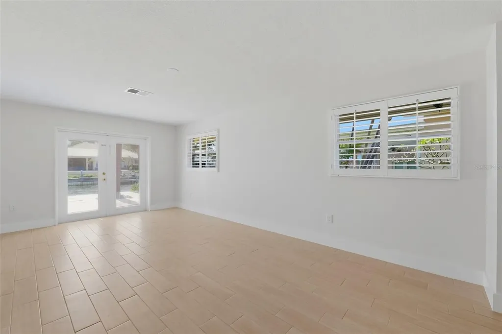 2080 Hawaii Avenue NE St Petersburg FL 33703