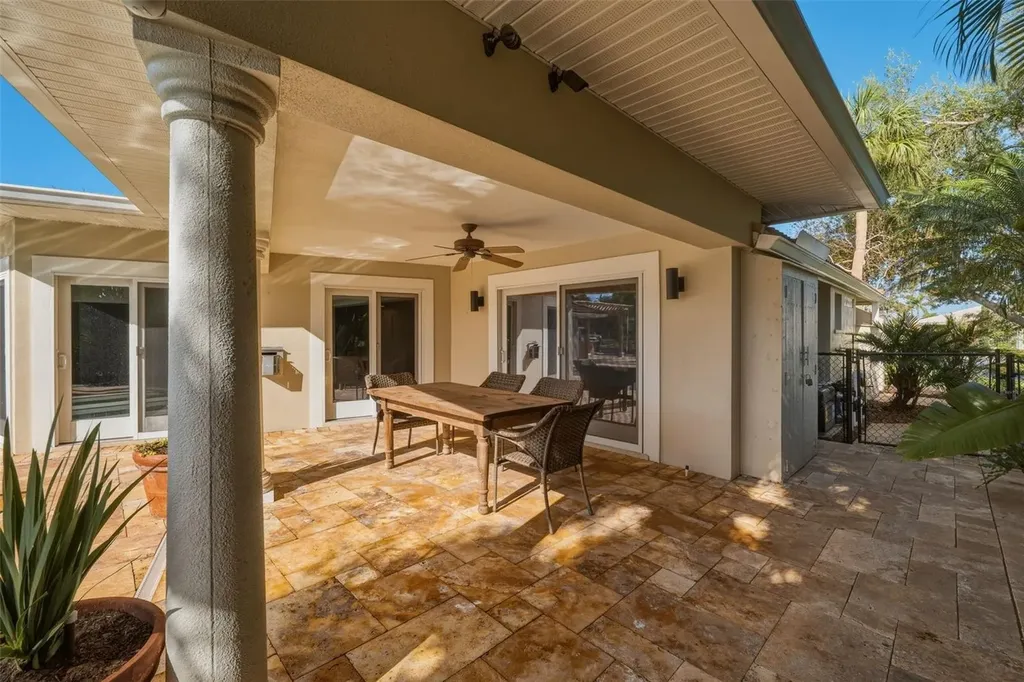 2080 Hawaii Avenue NE St Petersburg FL 33703