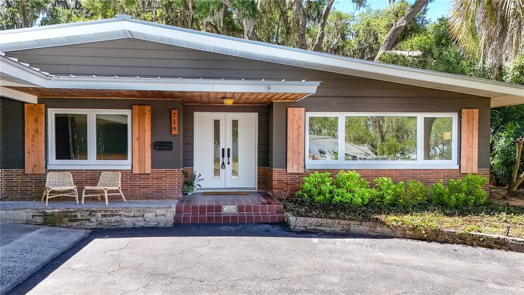 719 W Nelson Street Tavares FL 32778