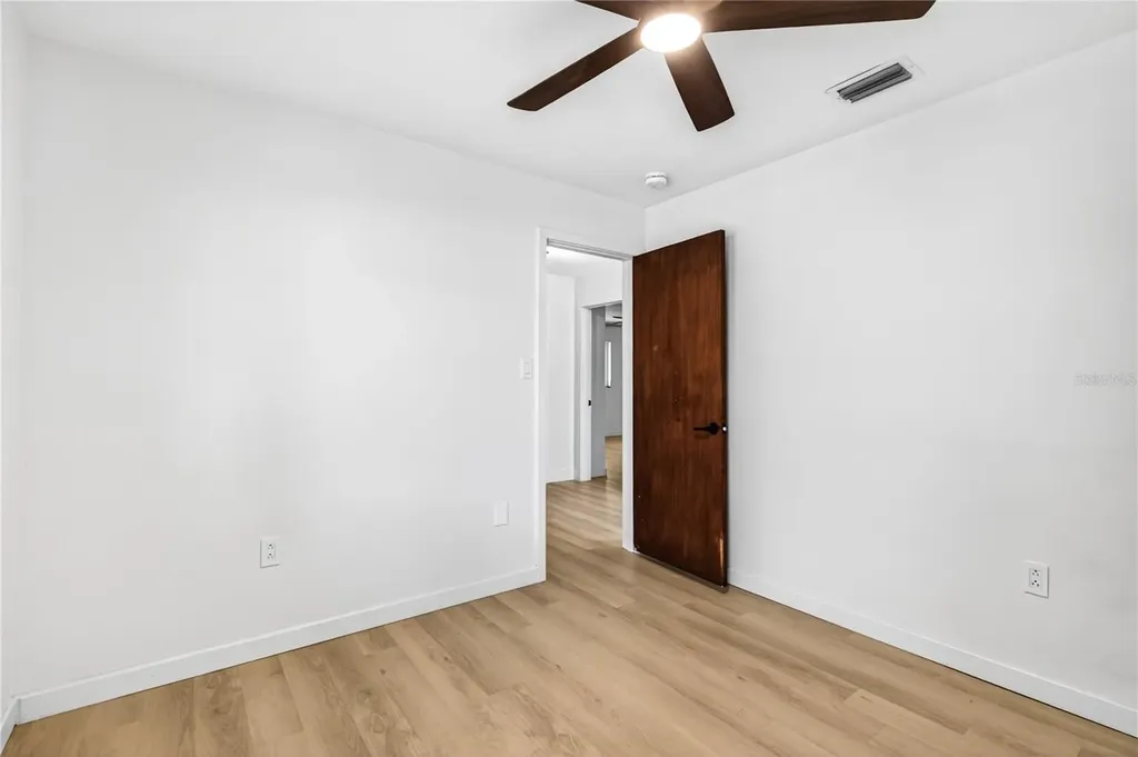 719 W Nelson Street Tavares FL 32778