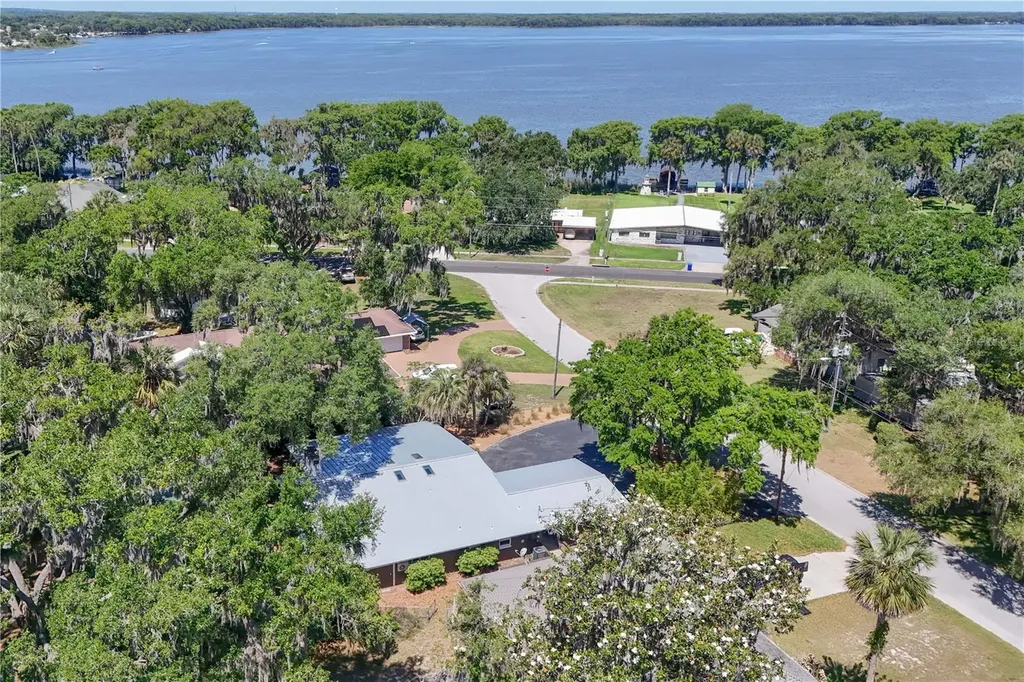 719 W Nelson Street Tavares FL 32778