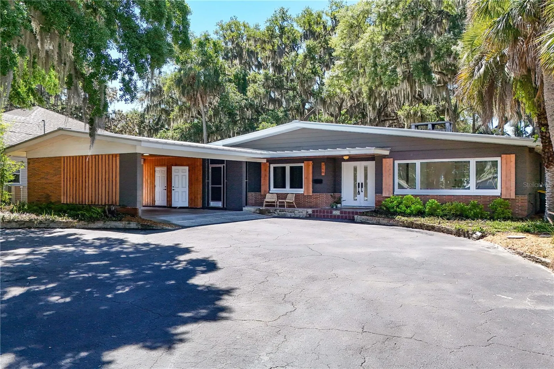 719 W Nelson Street Tavares FL 32778