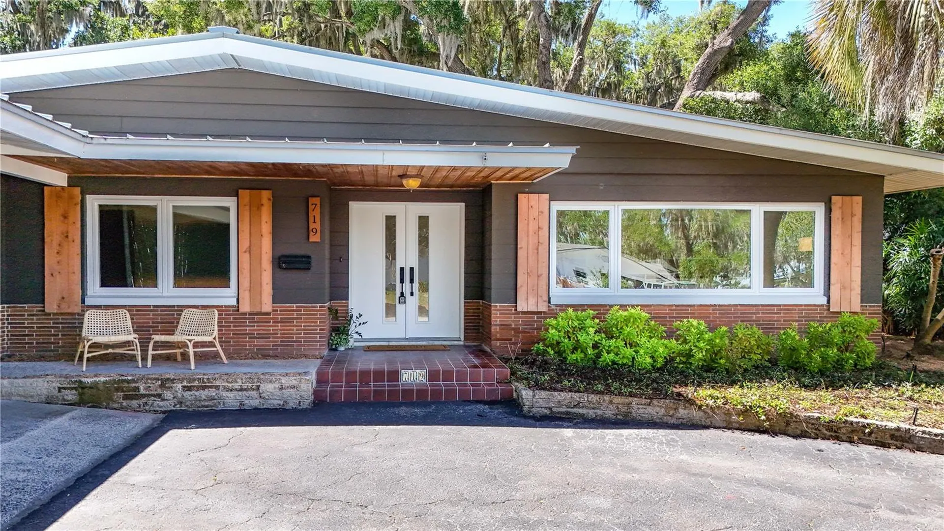 719 W Nelson Street Tavares FL 32778