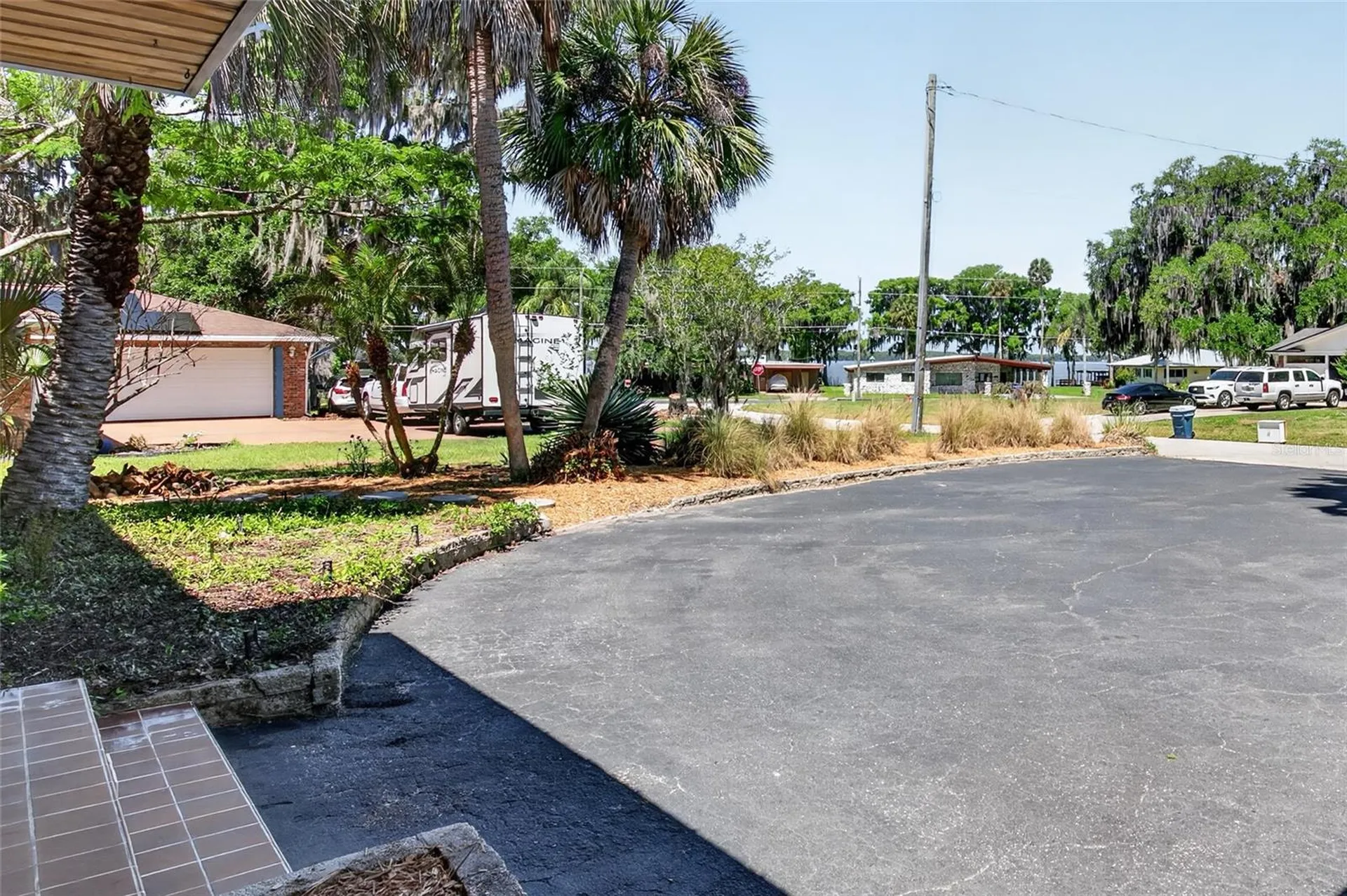 719 W Nelson Street Tavares FL 32778