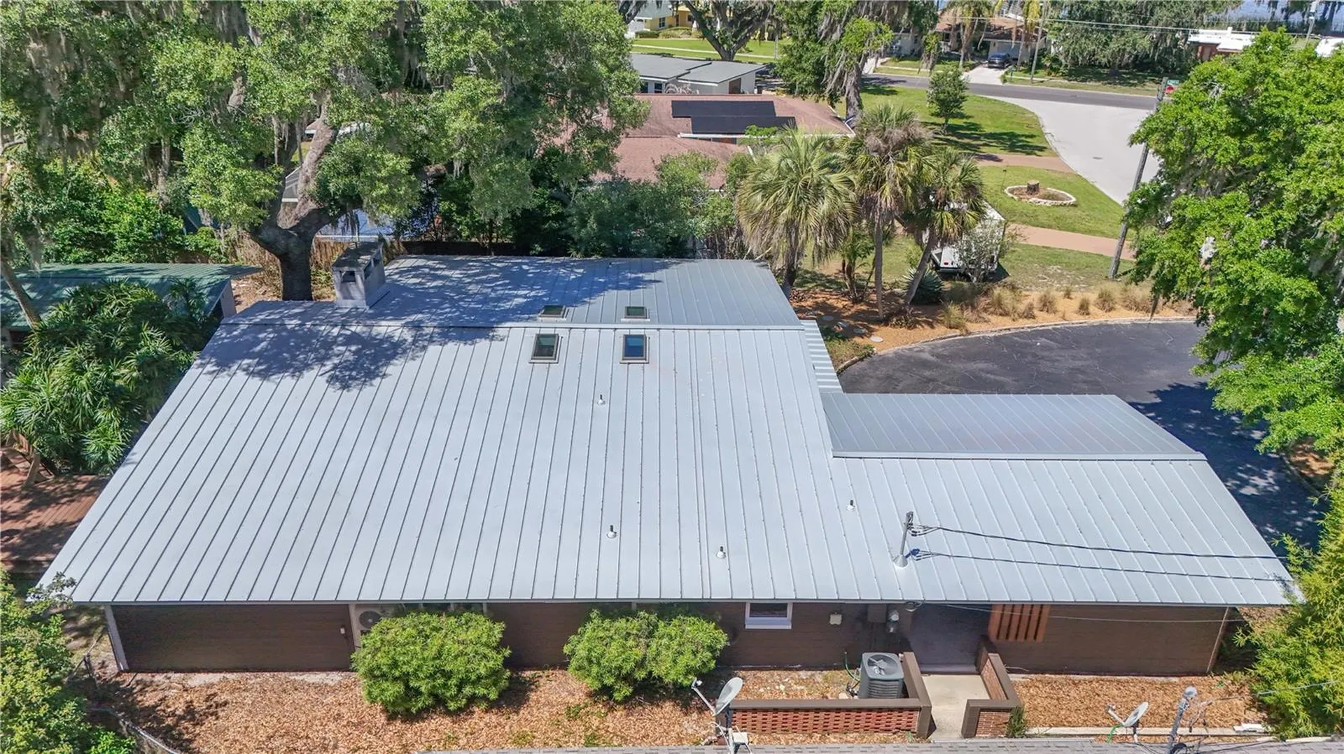 719 W Nelson Street Tavares FL 32778