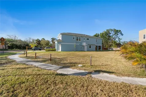 4234 4th Street S St Petersburg FL 33705