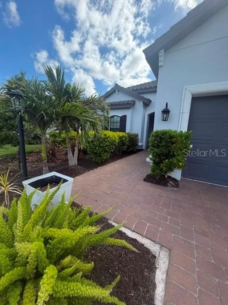 6289 Mesa Glen Bradenton FL 34203