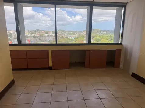 Cond Torre San Pablo Santa Cruz Bayamon PR 00961
