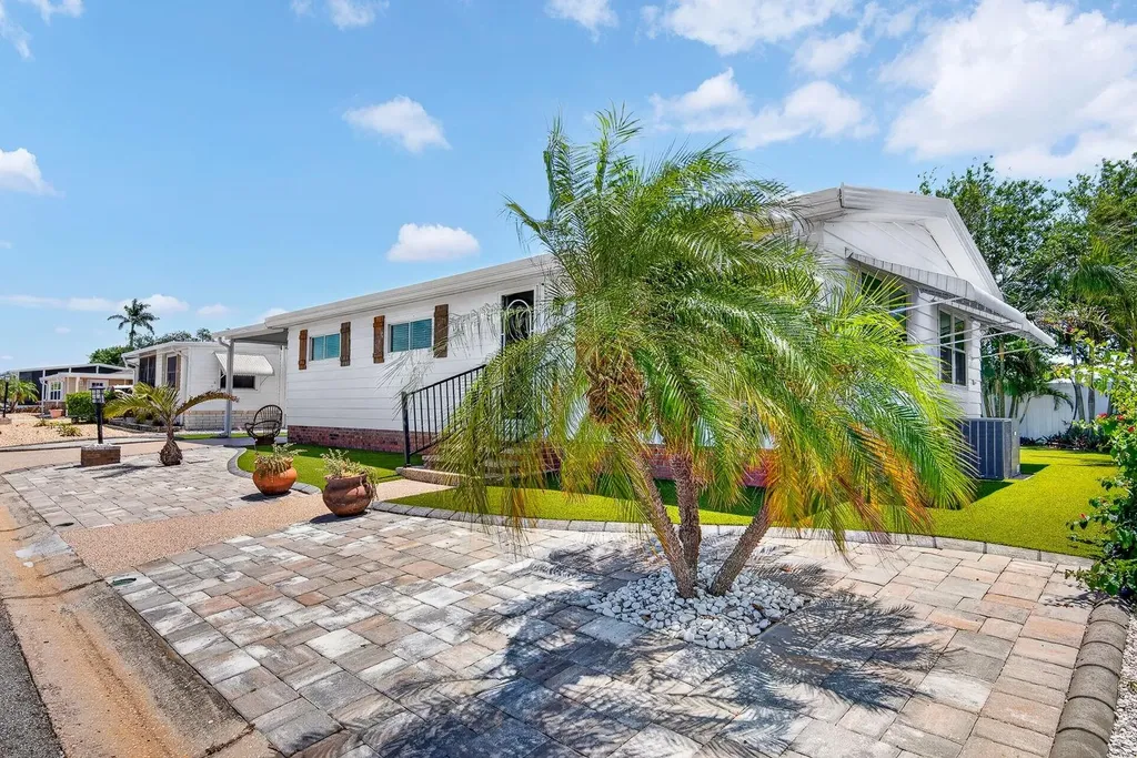 76 Caballo Way Bradenton FL 34209