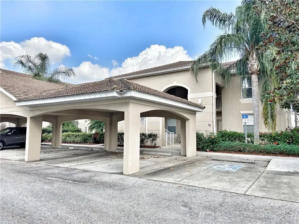 915 Fairwaycove Lane Bradenton FL 34212