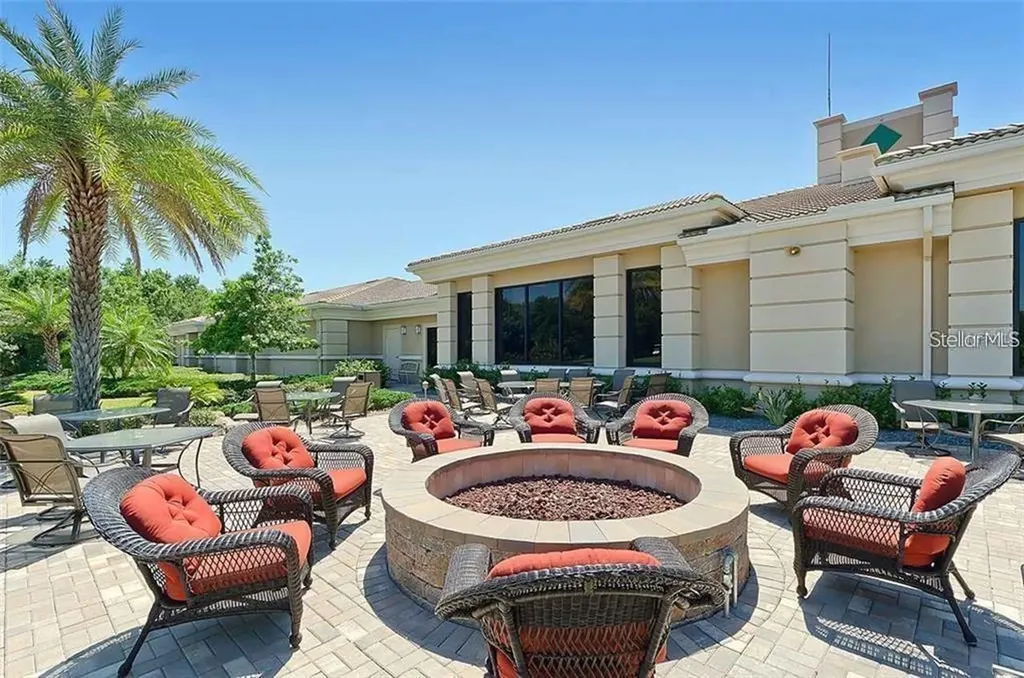 915 Fairwaycove Lane Bradenton FL 34212