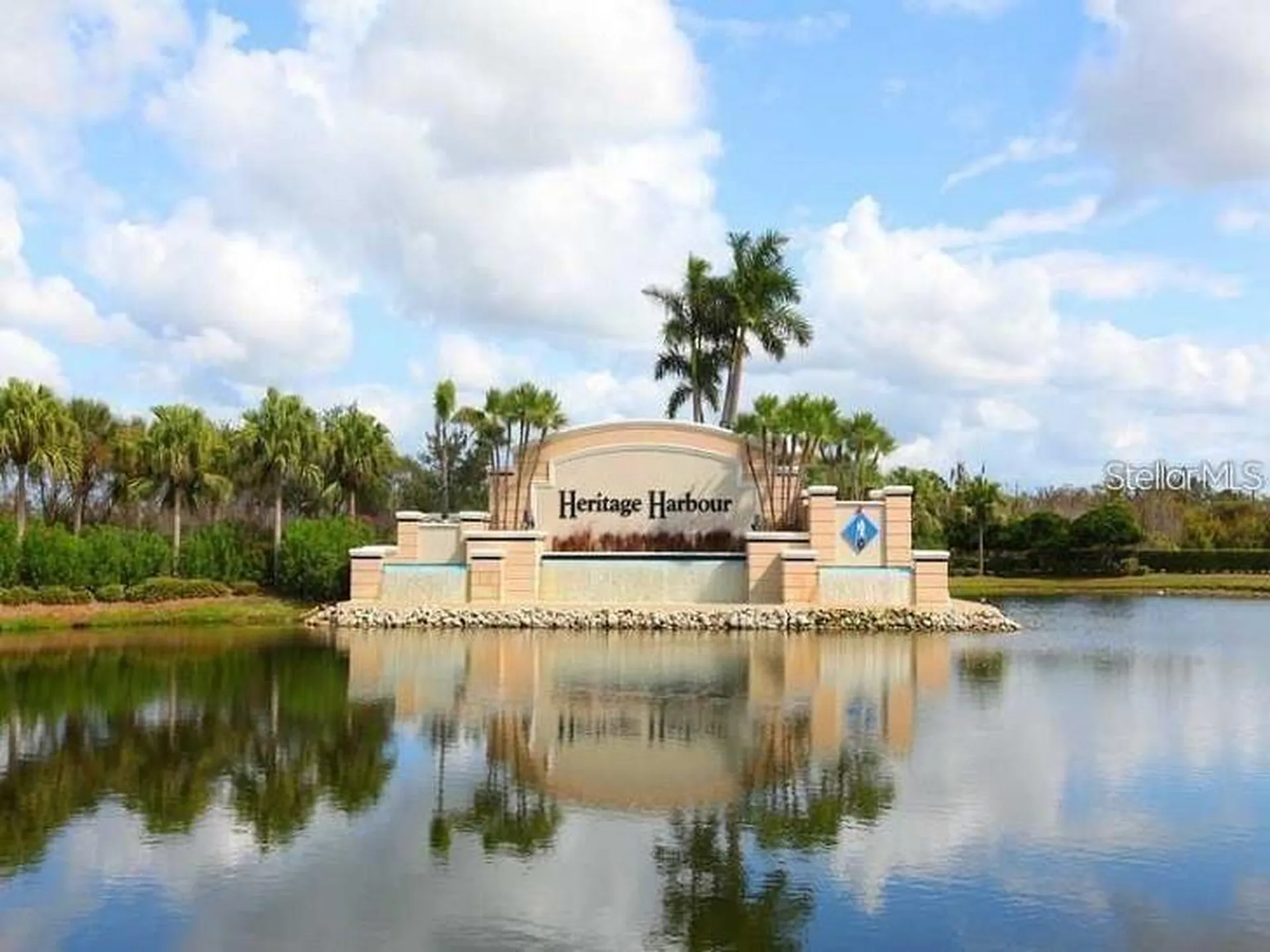 915 Fairwaycove Lane Bradenton FL 34212