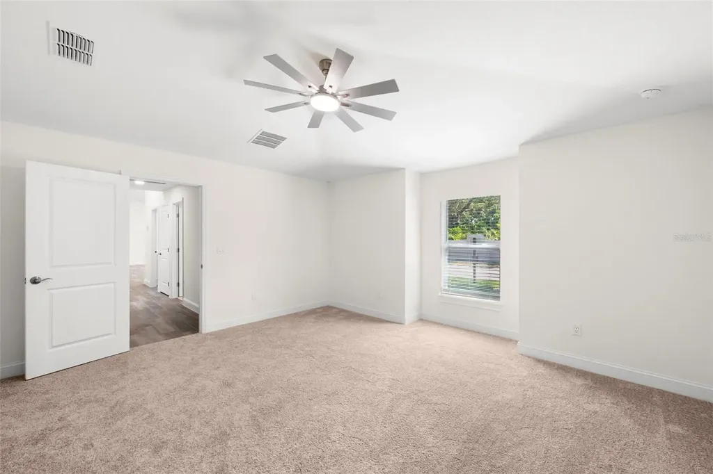 5062 80th Lane N St Petersburg FL 33709