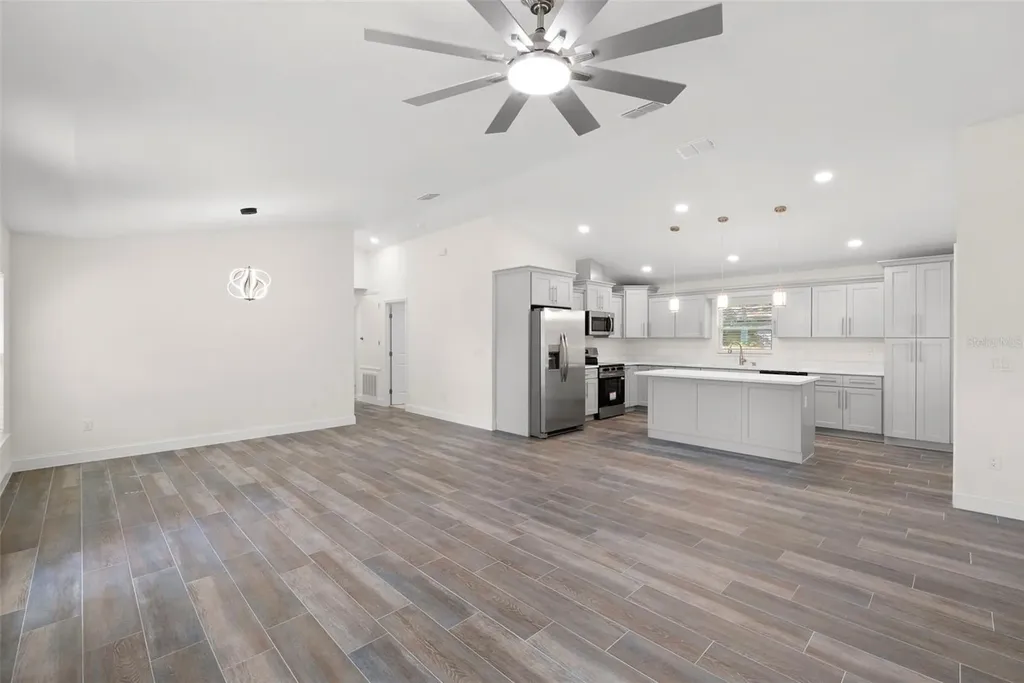5062 80th Lane N St Petersburg FL 33709