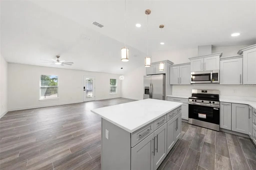 5062 80th Lane N St Petersburg FL 33709
