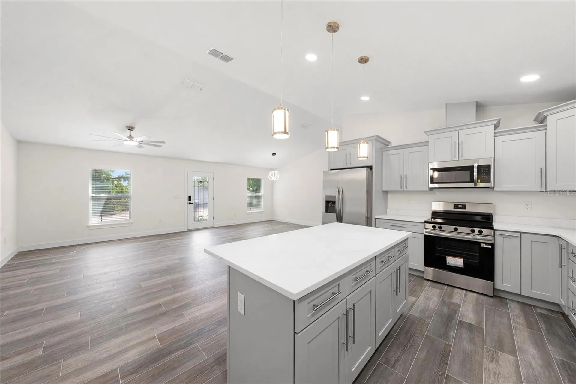 5062 80th Lane N St Petersburg FL 33709