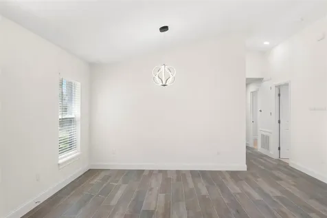 5062 80th Lane N St Petersburg FL 33709