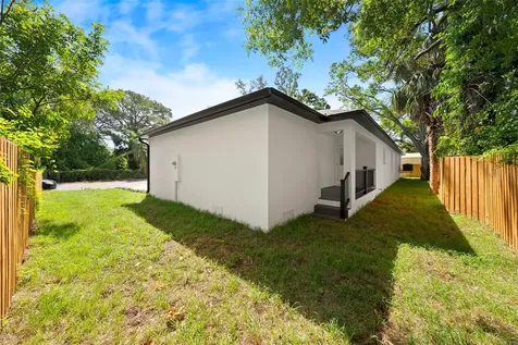 5062 80th Lane N St Petersburg FL 33709