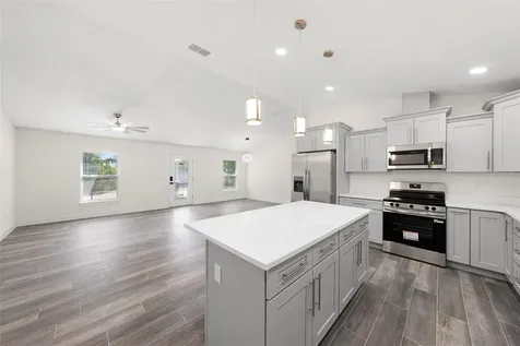5062 80th Lane N St Petersburg FL 33709