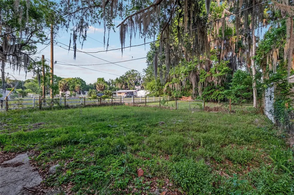 20361 1st Street Mc Intosh FL 32664