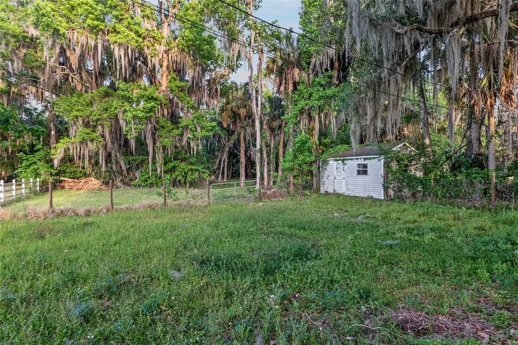 20361 1st Street Mc Intosh FL 32664
