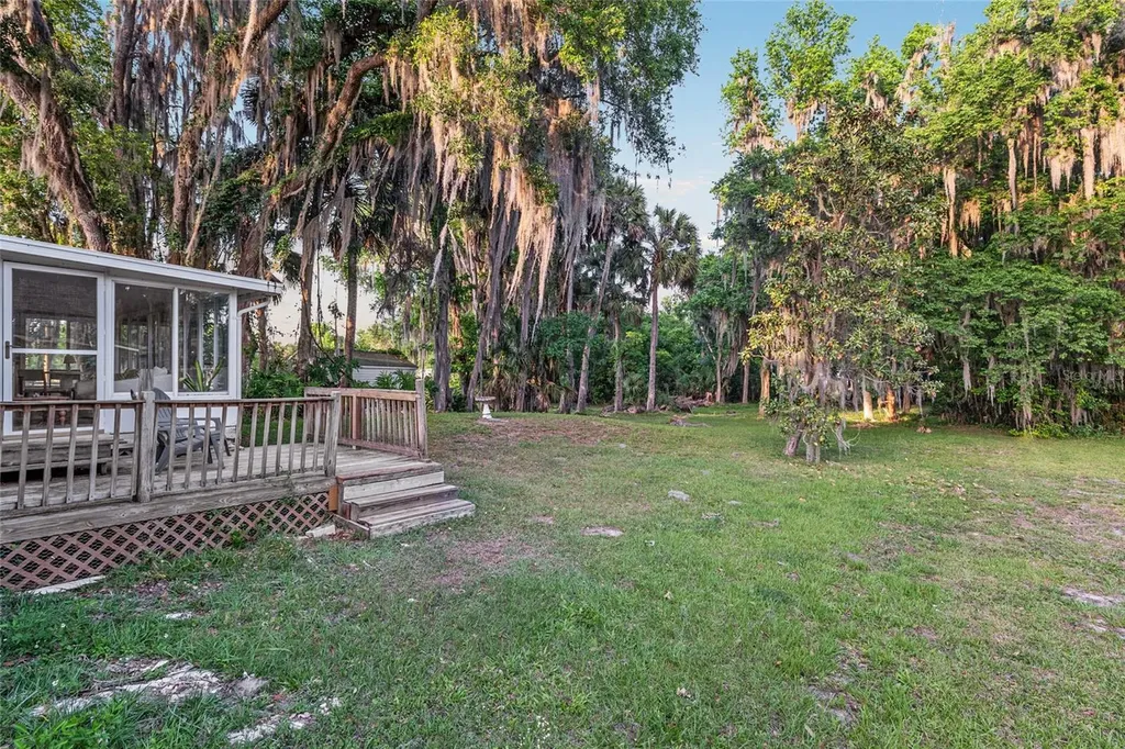 20361 1st Street Mc Intosh FL 32664