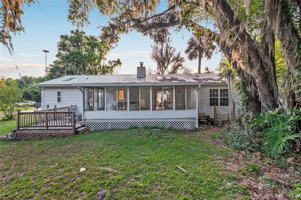 20361 1st Street Mc Intosh FL 32664