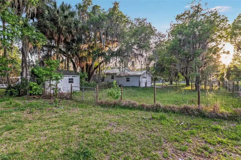 20361 1st Street Mc Intosh FL 32664