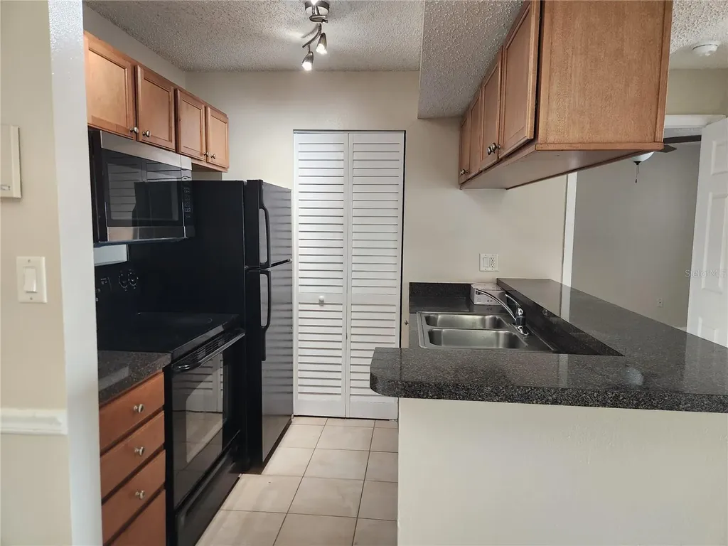 803 Lake Haven Square Brandon FL 33511