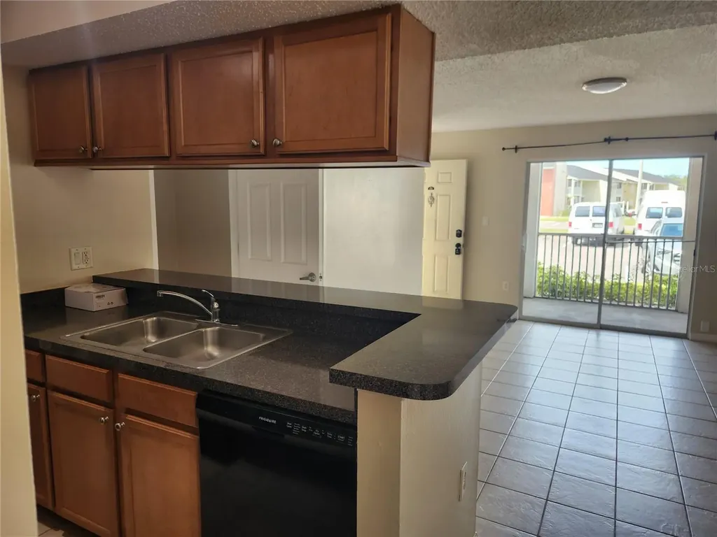 803 Lake Haven Square Brandon FL 33511