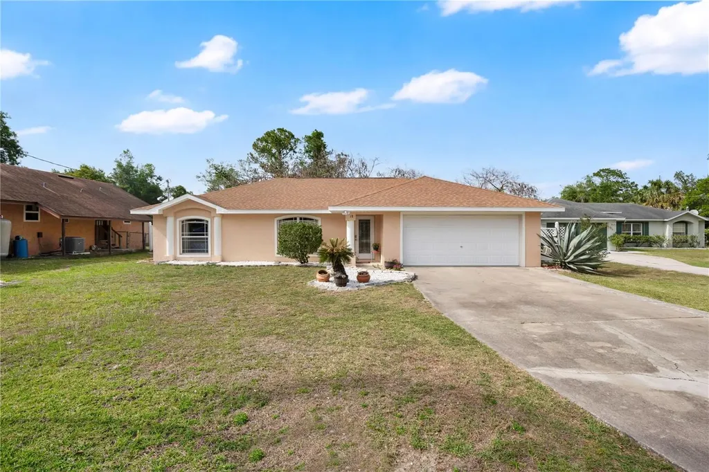 18 Angeles Road Debary FL 32713