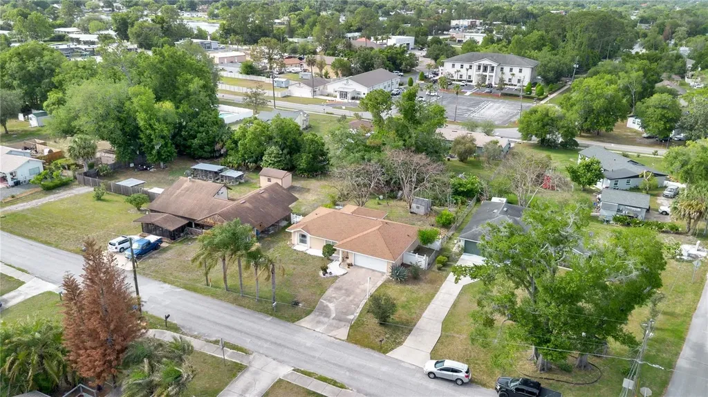 18 Angeles Road Debary FL 32713