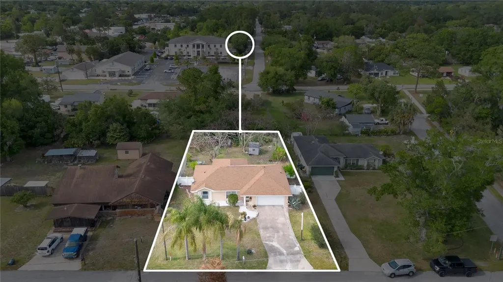 18 Angeles Road Debary FL 32713