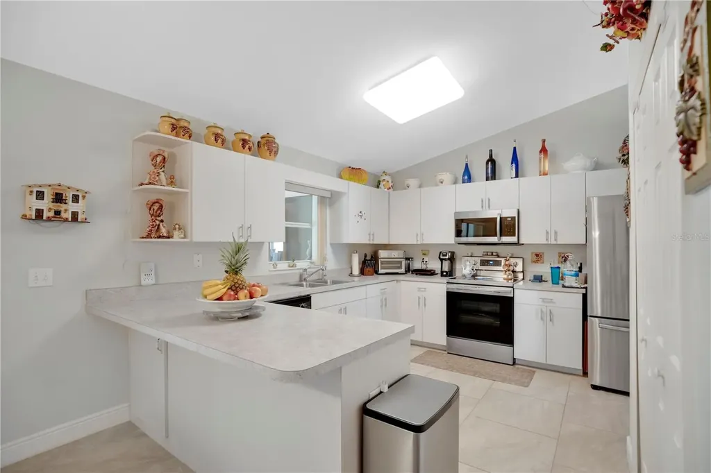 18 Angeles Road Debary FL 32713