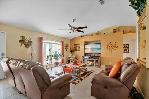 18 Angeles Road Debary FL 32713