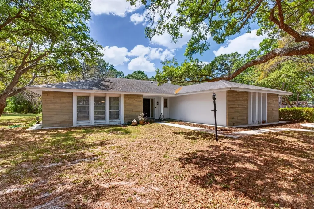 13222 98th Avenue Seminole FL 33776