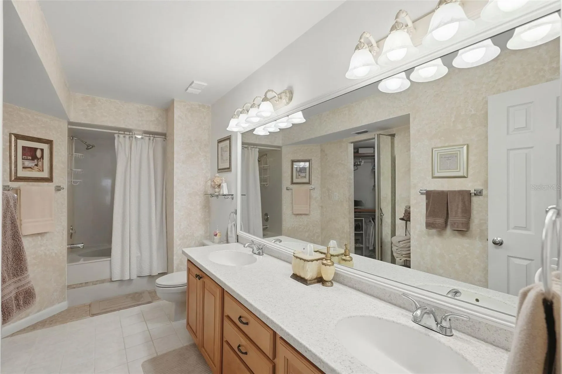 6077 Bahia Del Mar Boulevard St Petersburg FL 33715