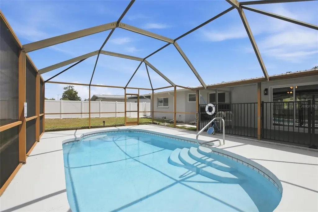3106 Oxford Drive W Bradenton FL 34205