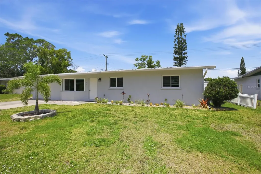 3106 Oxford Drive W Bradenton FL 34205