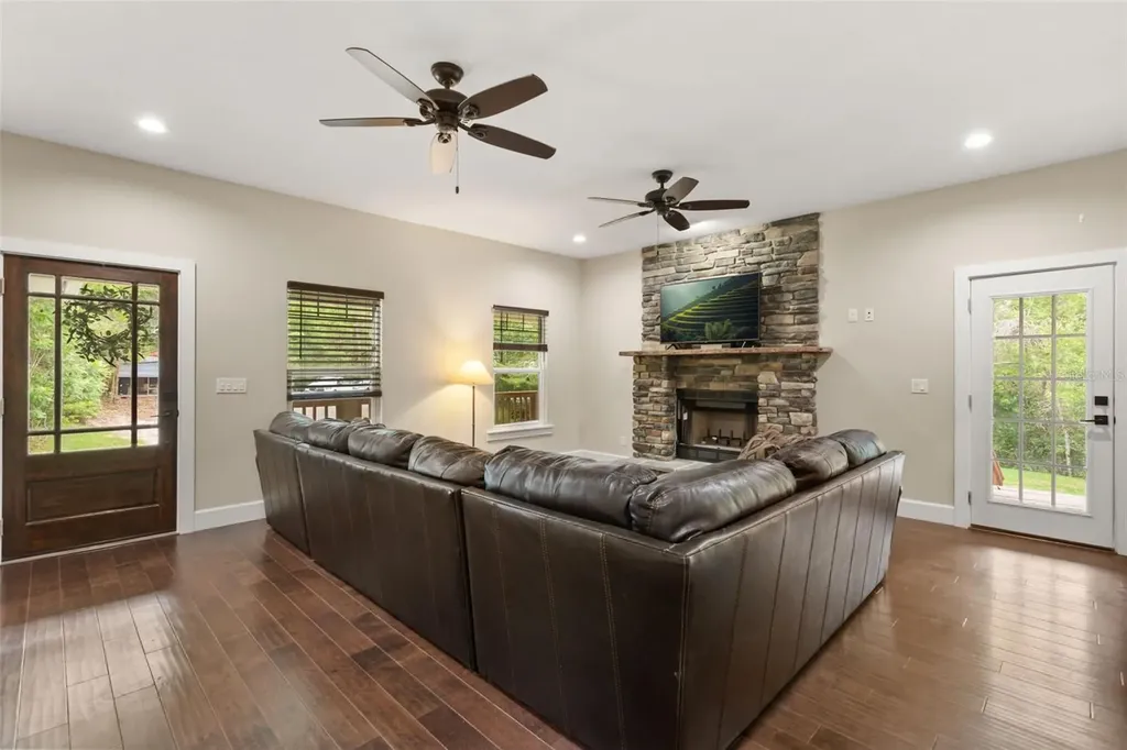925 Blackjack Ridge Trail Lake Helen FL 32744