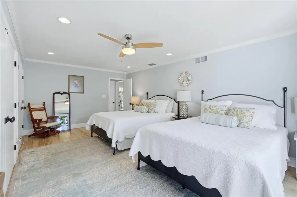6005 Midnight Pass Road Sarasota FL 34242