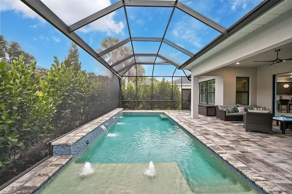 4940 Surfside Circle Bradenton FL 34211