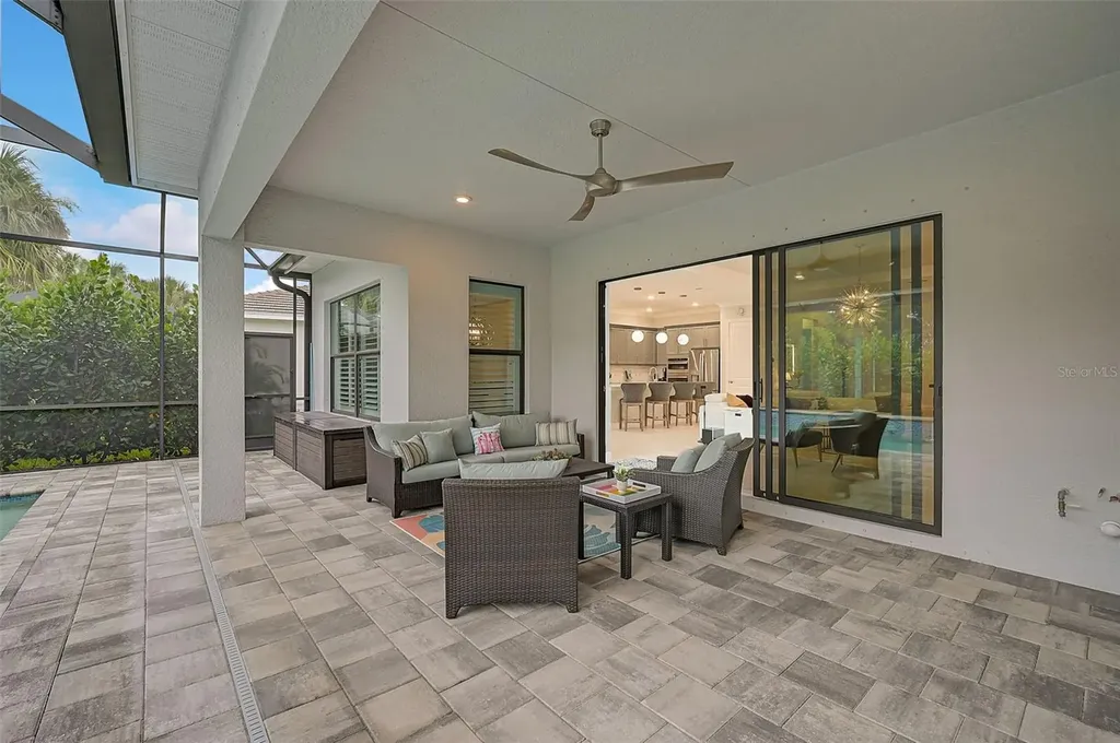 4940 Surfside Circle Bradenton FL 34211