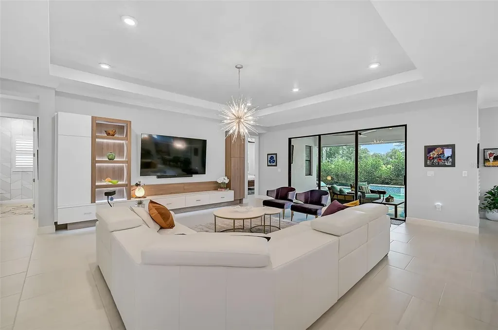 4940 Surfside Circle Bradenton FL 34211