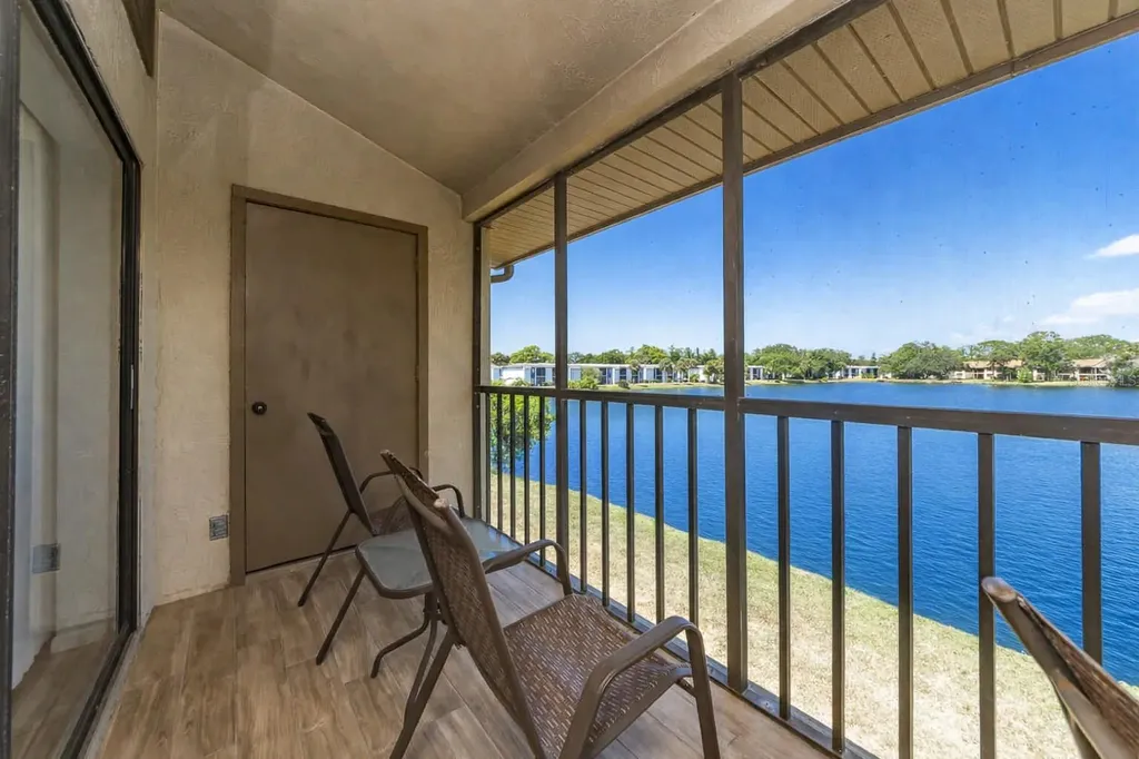 304 Woodlake Wynde Oldsmar FL 34677