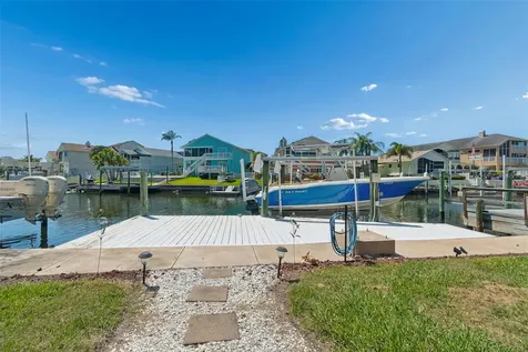 6211 Bayside Drive New Port Richey FL 34652