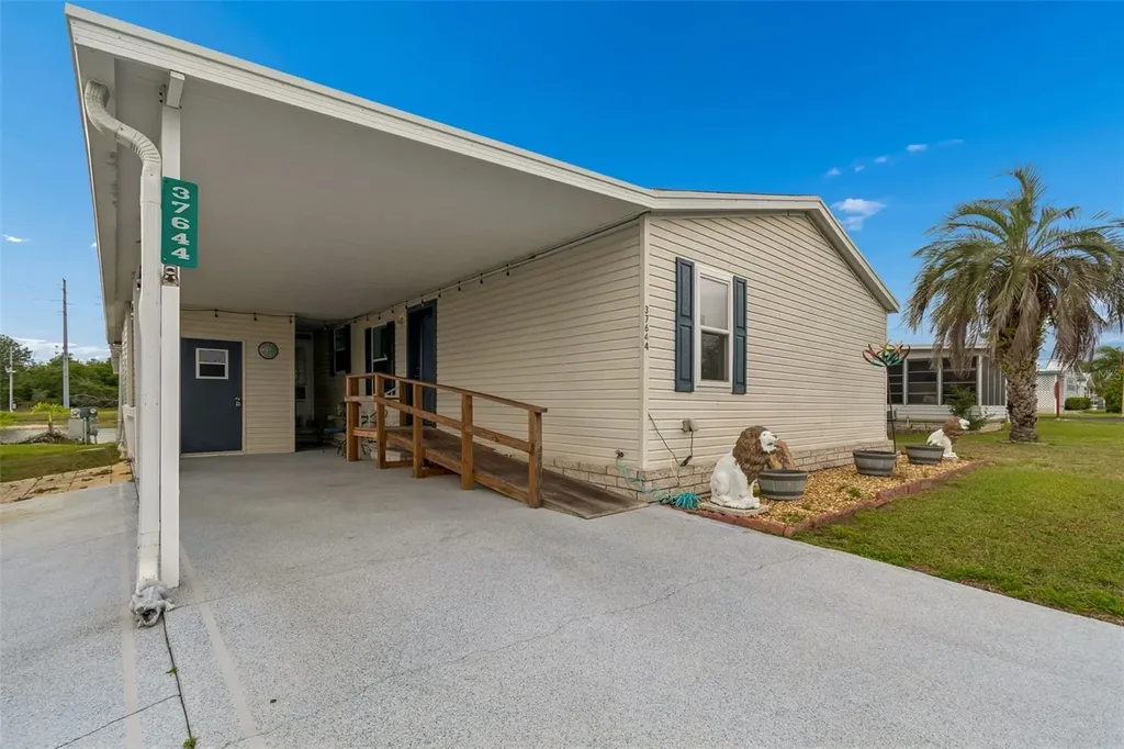37644 Pinata Avenue Zephyrhills FL 33541