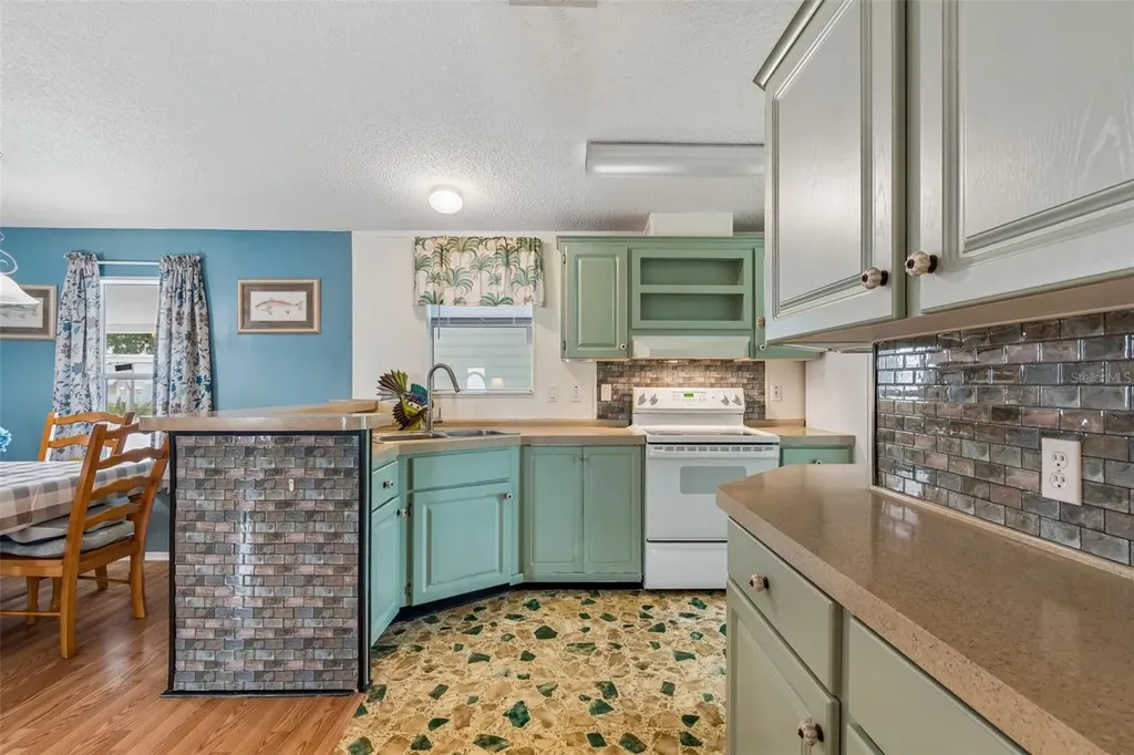 37644 Pinata Avenue Zephyrhills FL 33541