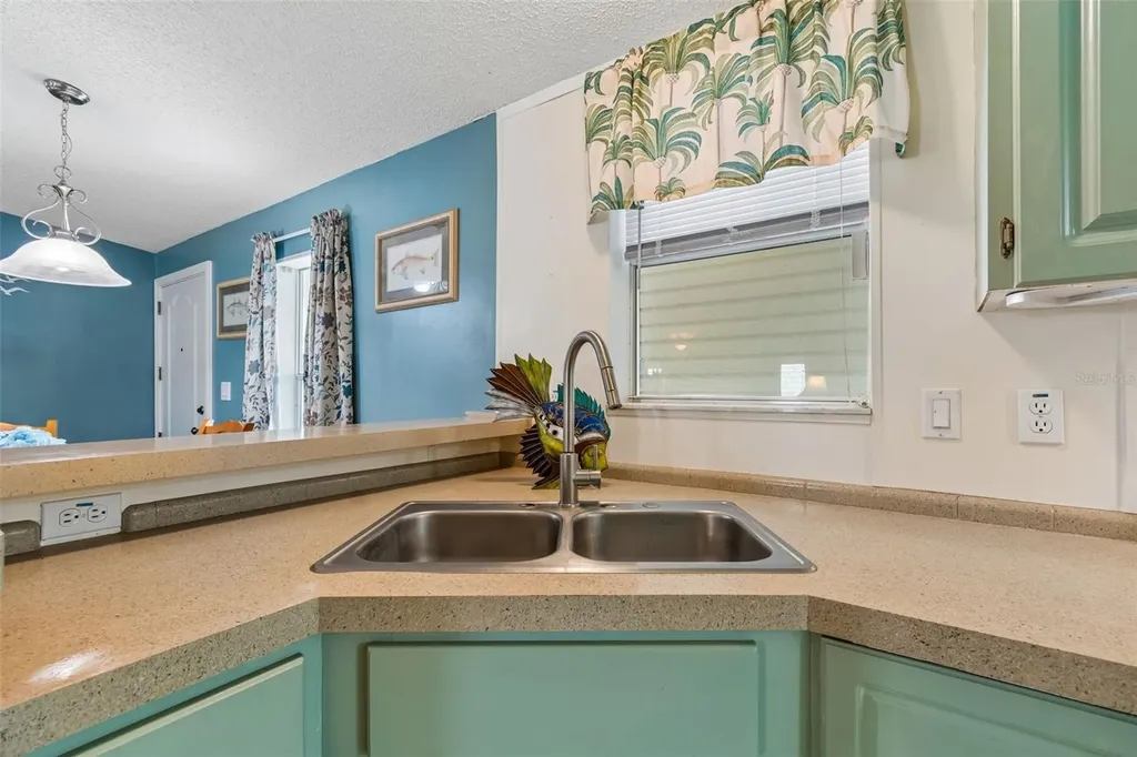 37644 Pinata Avenue Zephyrhills FL 33541