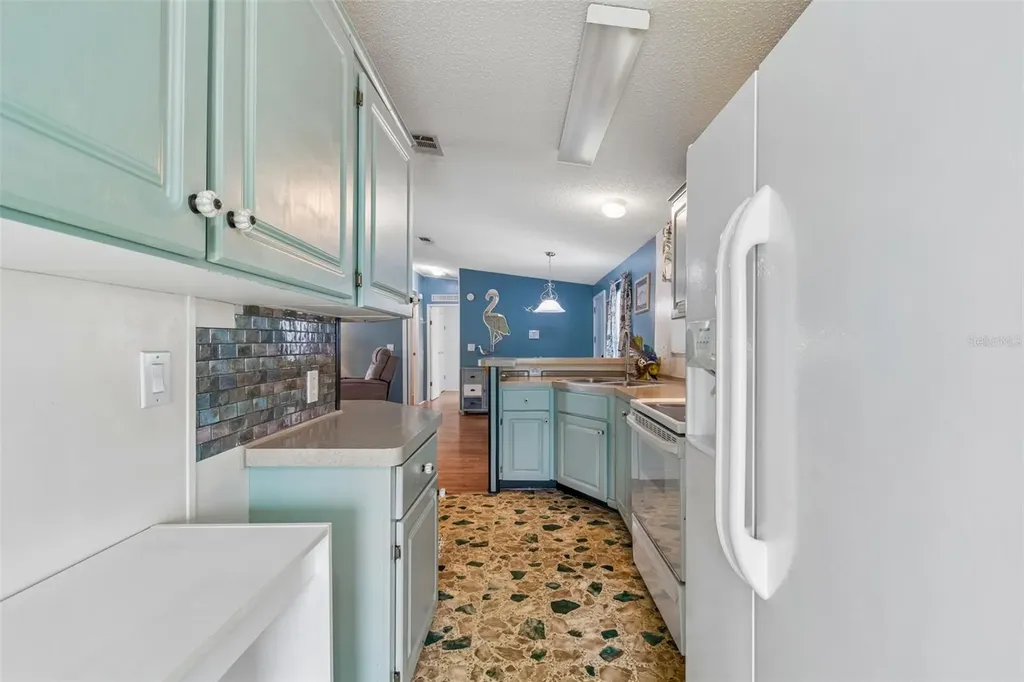 37644 Pinata Avenue Zephyrhills FL 33541